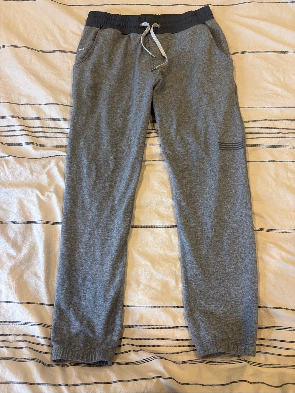 Vuori Heather Gray Men's Jogger Sweatpants with Contrast Waistband